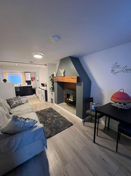 Haven - Beautiful 3 Bedroom House Ballynahinch Exterior photo